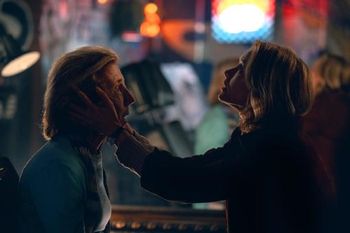 Elise Rainier (Lin Shaye) et Gemma (Amelia Eve) dans le film de ScreenGems INSIDIOUS : L’INVASION DU LOINTAIN  © Sony Pictures Releasing Switzerland GmbH