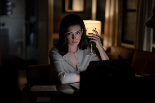 Anne Hathaway spielt die Rolle der Verity Crawford in dem Film „VERITY“ von Regisseur Michael Showalter, einer Produktion von Amazon MGM Studios. Bildnachweis: Alisha Wetherill  © 2026 Amazon Content Services LLC. Alle Rechte vorbehalten.